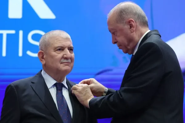 Yeni Yol’dan istifa etti AK Partiye katıldı Yeni Yol’dan istifa etti AK Partiye katıldı
